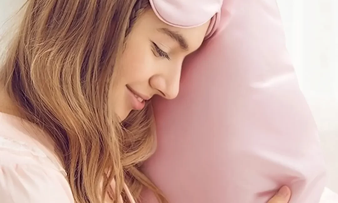 roze-svilene-maske-za-spavanje