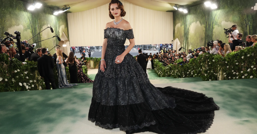 penelope-cruz-svilena-haljina-met-gala