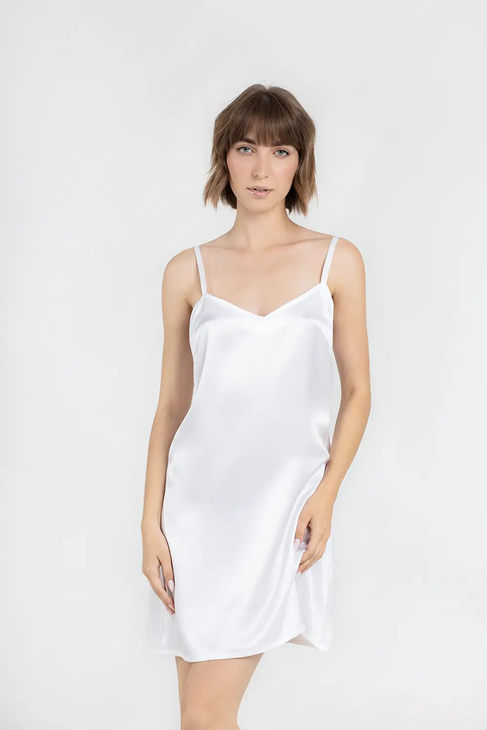 silkeep-svilena-bela-spavacica-new-feature.webp 100% Svilena Bela Spavaćica - Слика 1