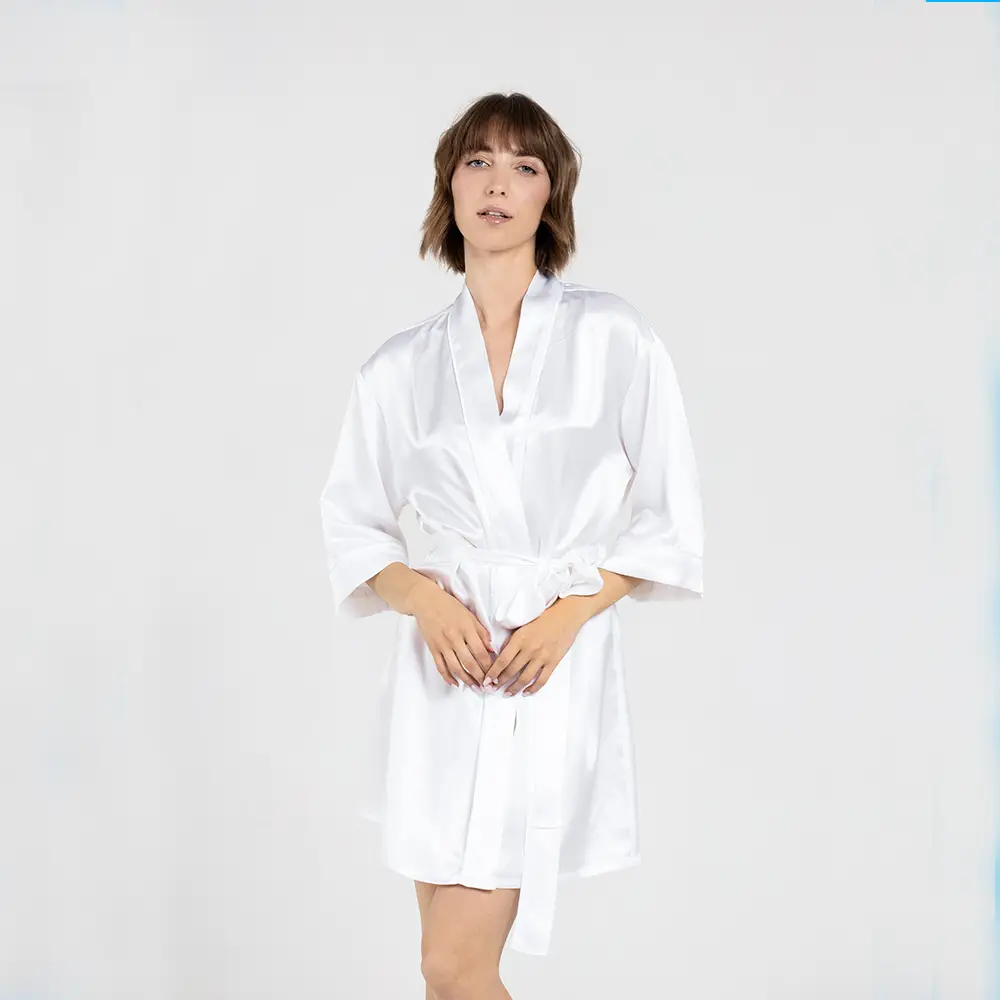 silkeep-svileni-beli-kimono-feature.webp 100% Svileni Beli Kimono - Слика 1