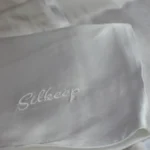 Inicijali na jastučnici